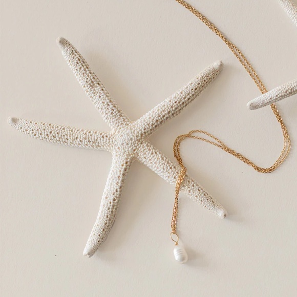 Knots and Pipes: Custom Baroque Pearl Necklace from Summer 2024 Jilly Box - Picture 3 of 8